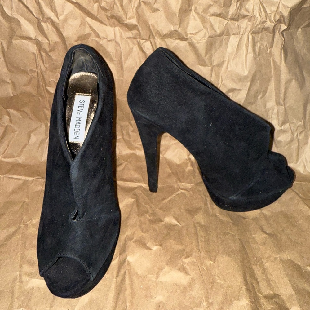 Steve Madden Elegant Black Peep-Toe Heels